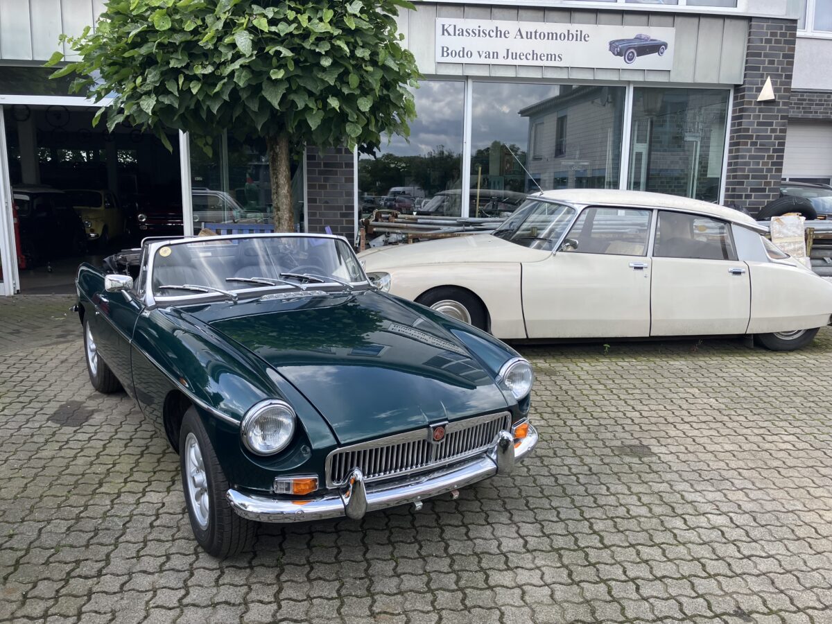 MG B Roadster Klassische Automobile